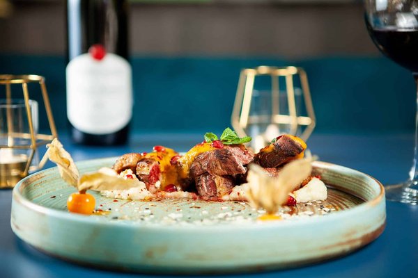 Comment proposer une expérience de dégustation de chocolats fins et vins assortis?